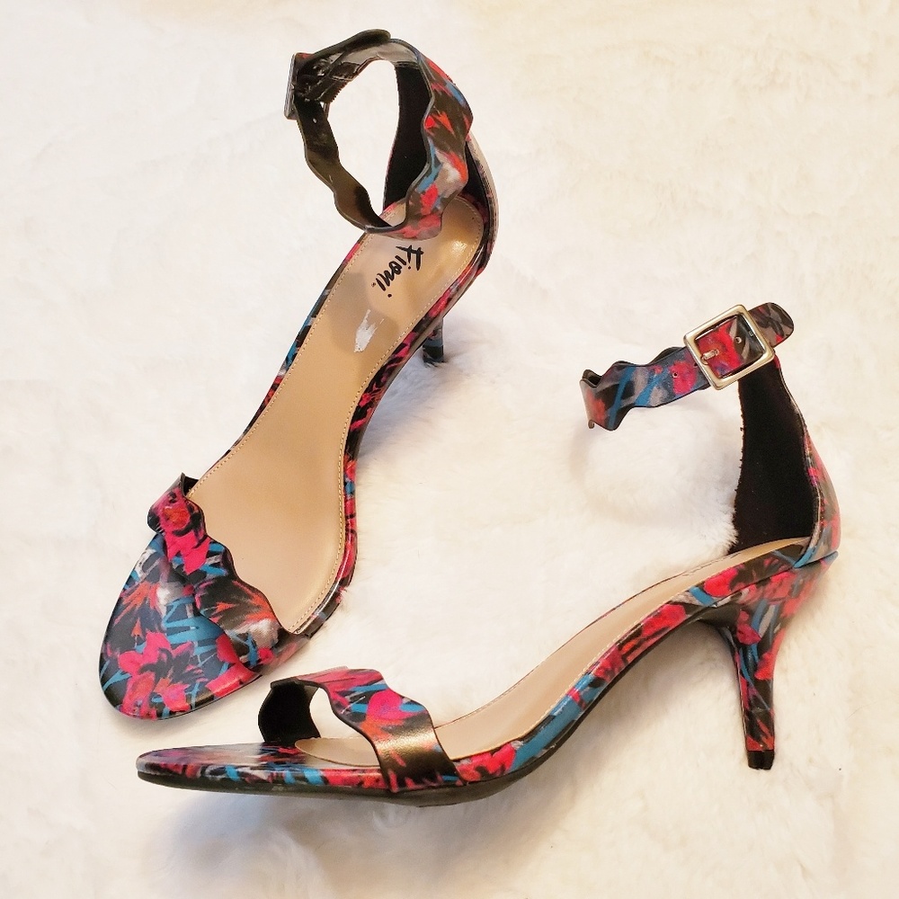 Xhilaration Women's Black and Red Floral Heels
